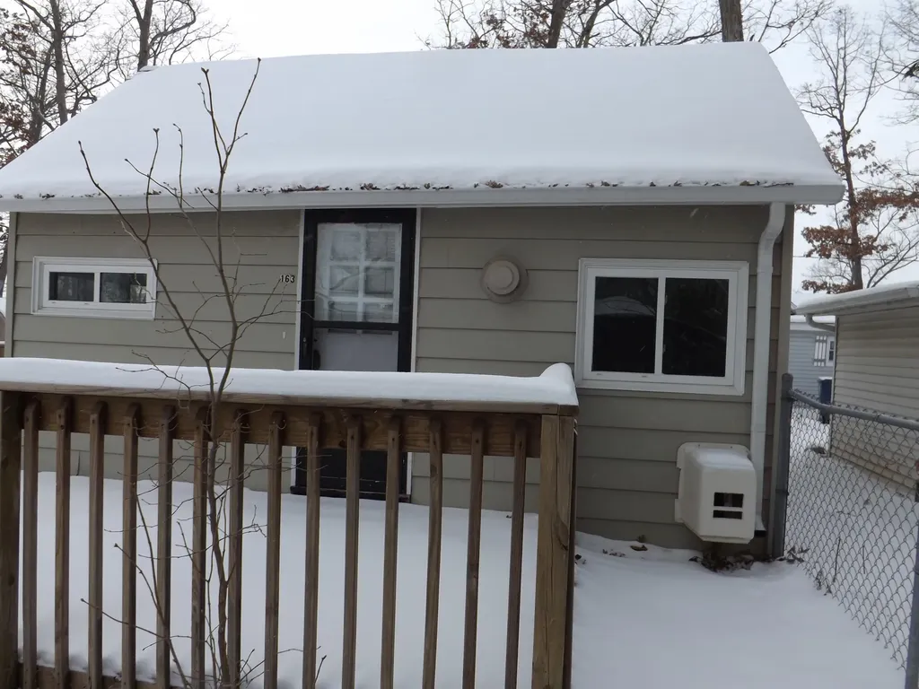 163 Lincoln Alley Belvidere Township MI 48891