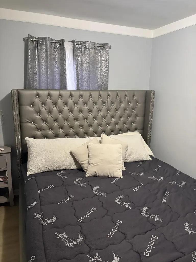 18723 Woodland Street Harper Woods City MI 48225
