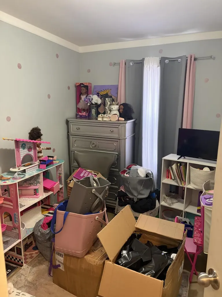 18723 Woodland Street Harper Woods City MI 48225