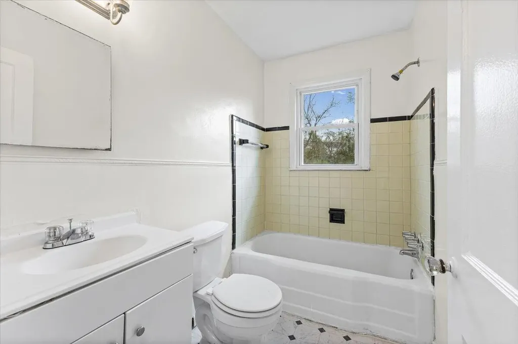 20458 Sorrento Street Detroit City MI 48235
