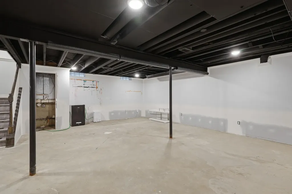 1295 Smith Avenue Birmingham City MI 48009