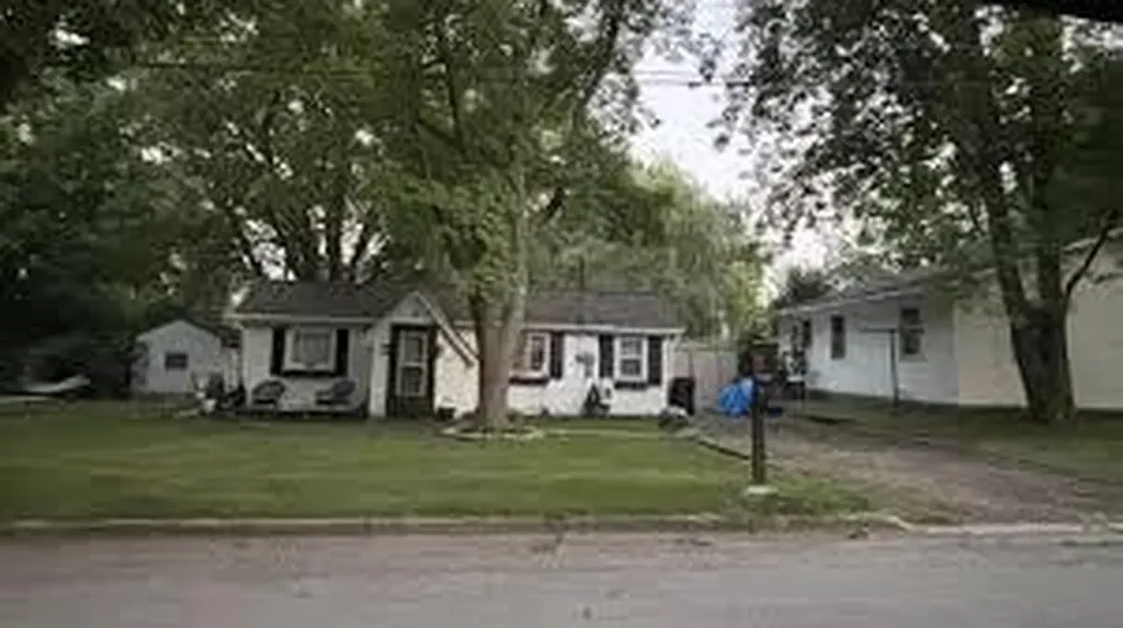 1109 Robert Street Mt. Pleasant City MI 48858