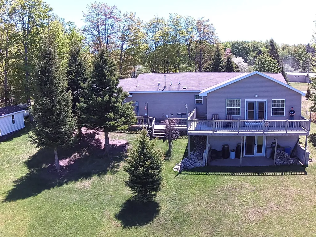 21652 Ridge Road Burt Township MI 49839