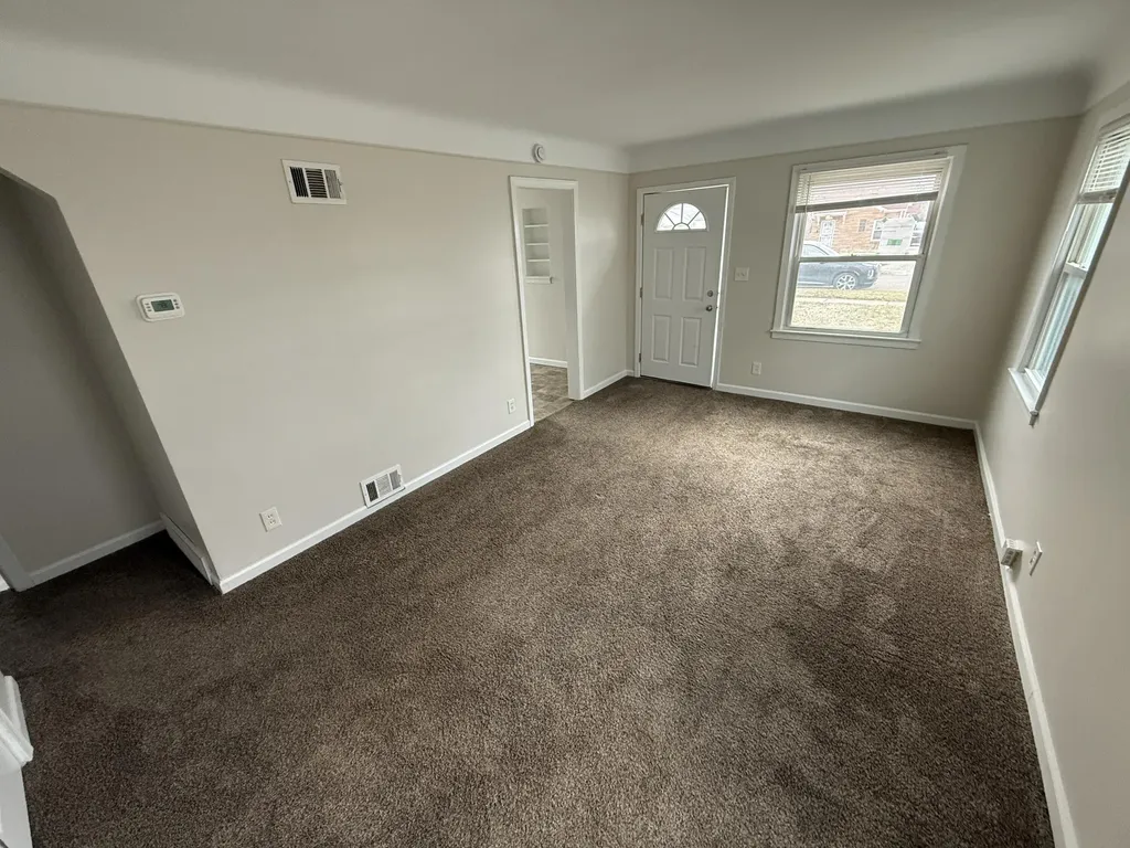 22765 Rosalind Avenue Eastpointe City MI 48021