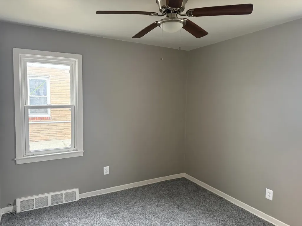 22732 Rosalind Avenue Eastpointe City MI 48021