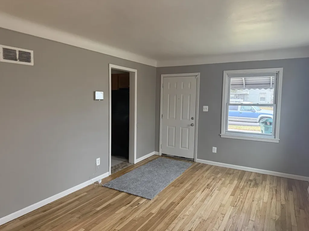 22732 Rosalind Avenue Eastpointe City MI 48021