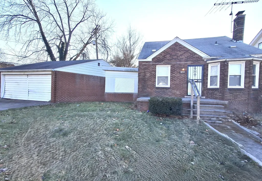 8845 University Place Detroit City MI 48224