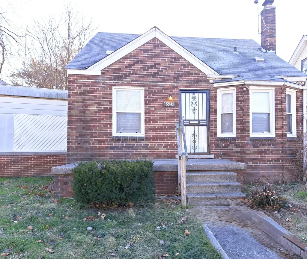 8845 University Place Detroit City MI 48224