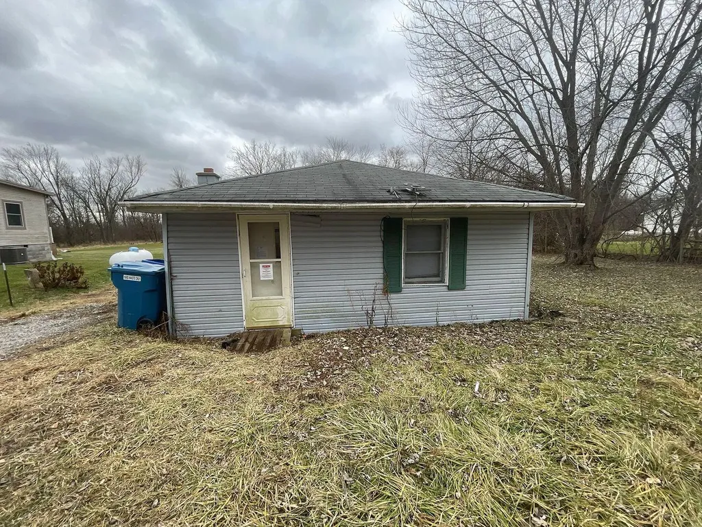 6095 N Stony Creek Road Monroe City MI 48162