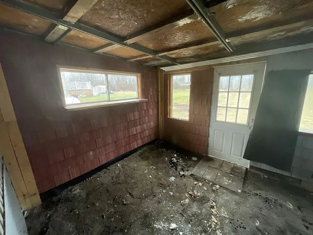 6095 N Stony Creek Road Monroe City MI 48162