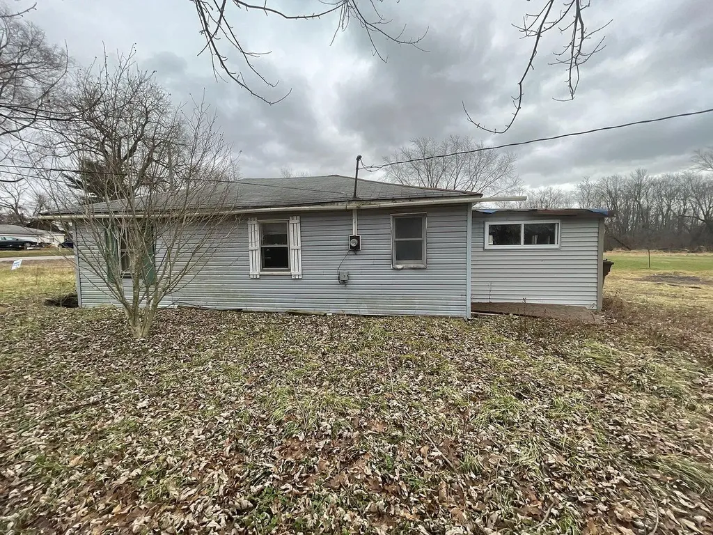 6095 N Stony Creek Road Monroe City MI 48162