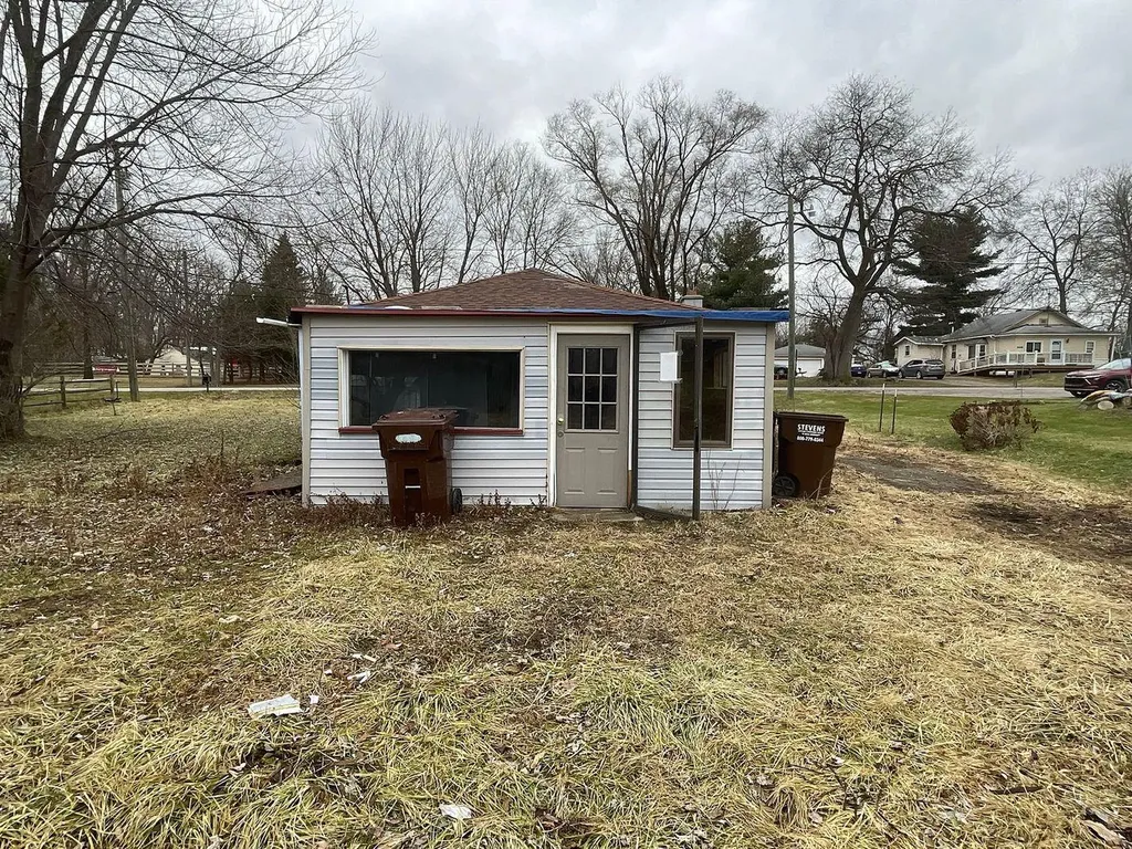 6095 N Stony Creek Road Monroe City MI 48162