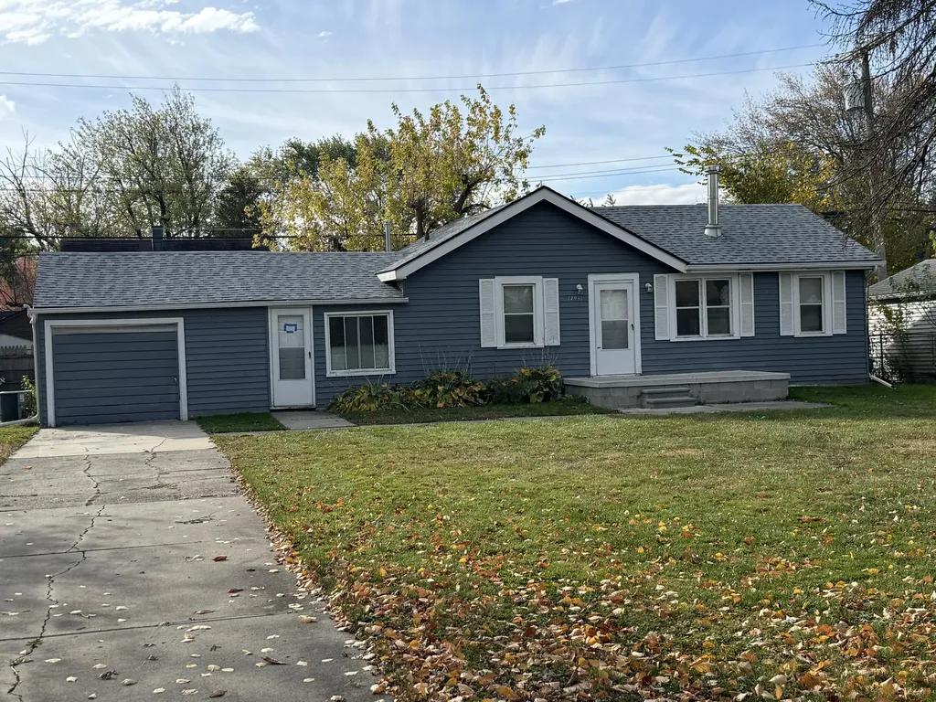 14936 Alberta Avenue Warren City MI 48089
