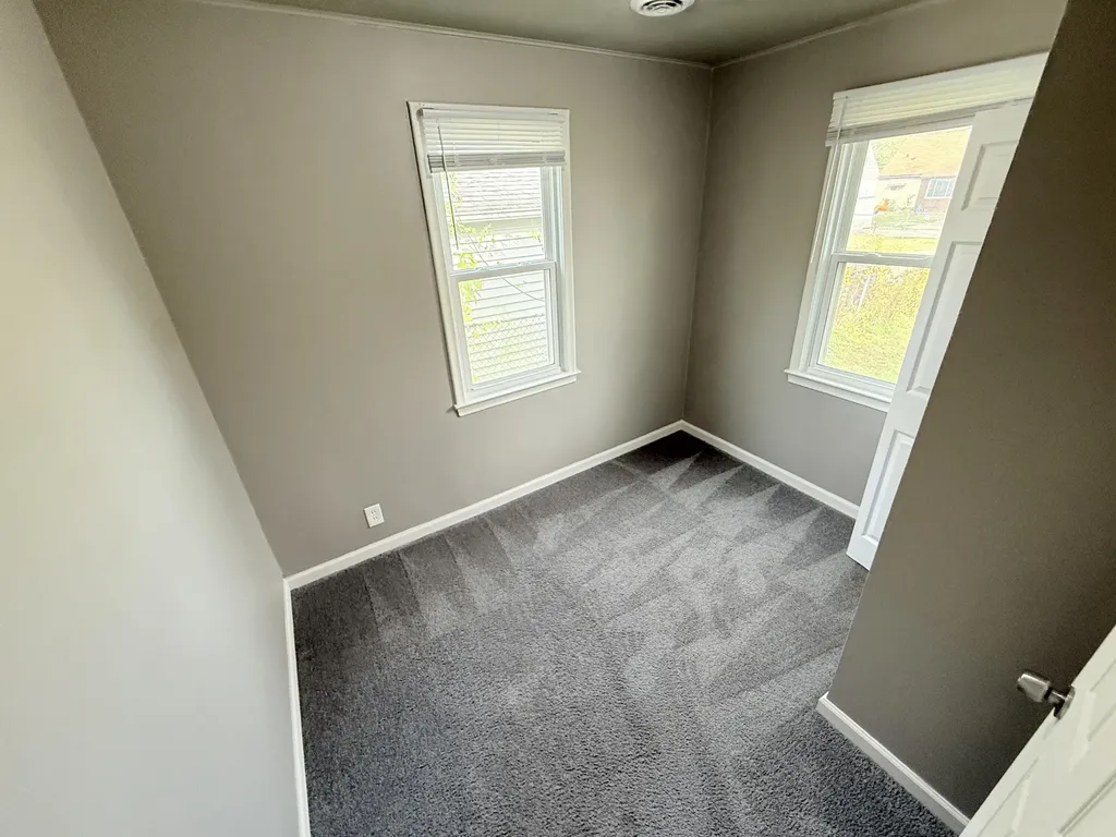 14936 Alberta Avenue Warren City MI 48089