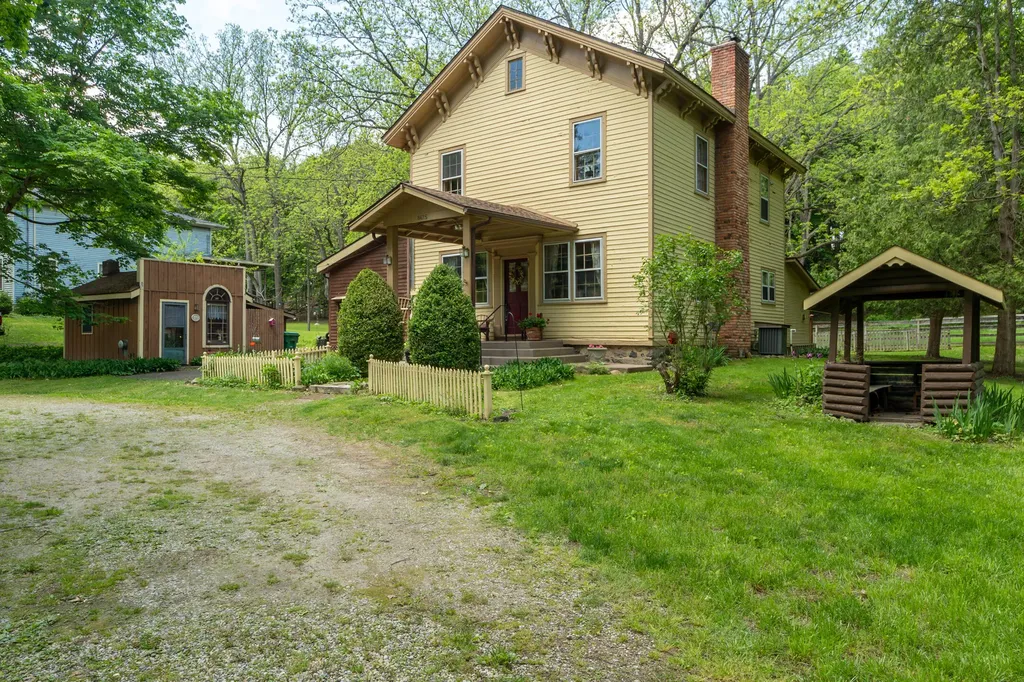 8425 Parshallville Road Hartland Township MI 48430