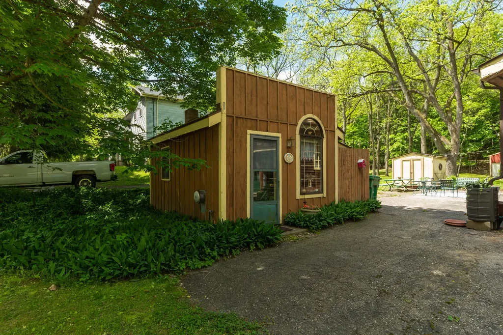 8425 Parshallville Road Hartland Township MI 48430