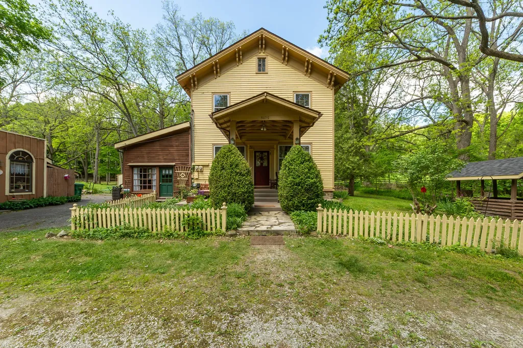 8425 Parshallville Road Hartland Township MI 48430