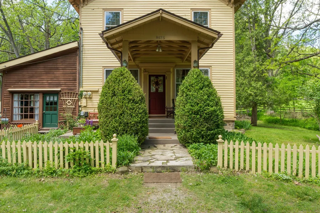 8425 Parshallville Road Hartland Township MI 48430