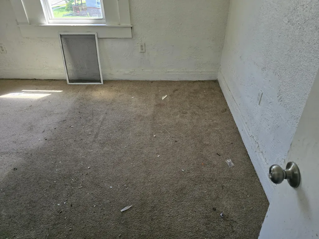 323 Ferry Avenue Pontiac City MI 48341