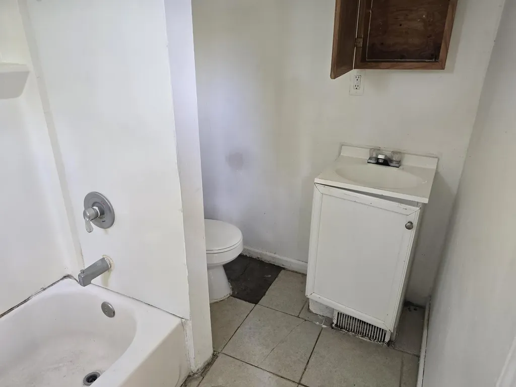 323 Ferry Avenue Pontiac City MI 48341