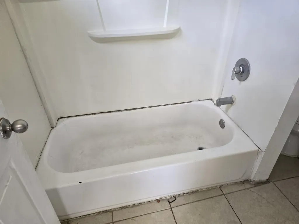 323 Ferry Avenue Pontiac City MI 48341