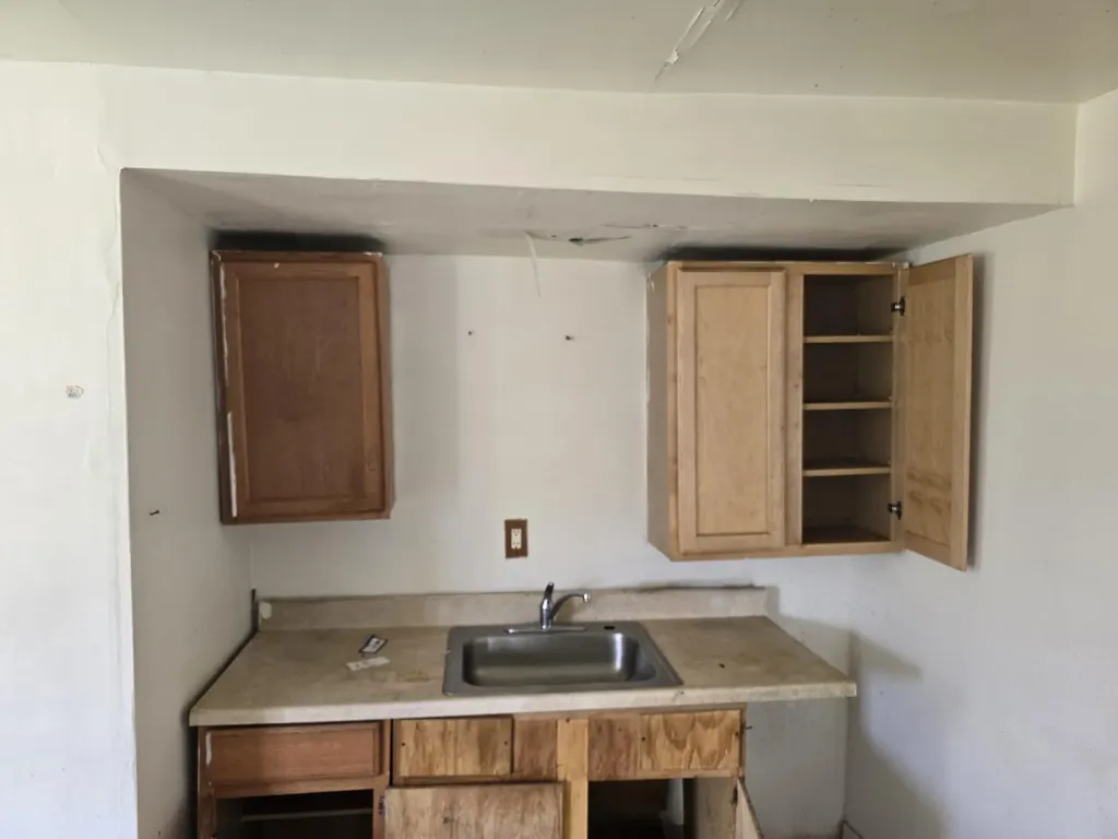 323 Ferry Avenue Pontiac City MI 48341