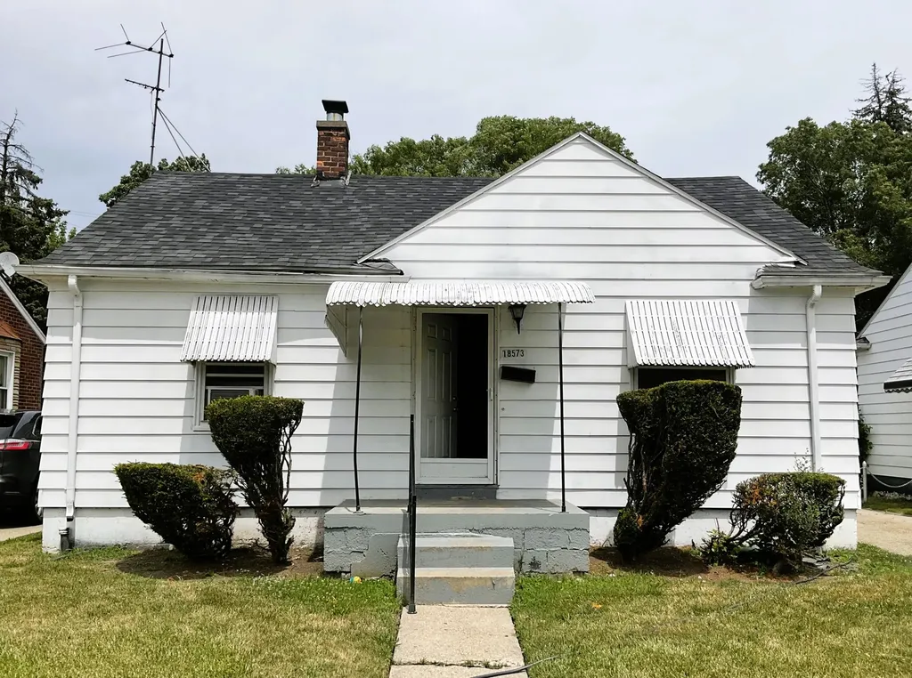 18573 Mccormick Street Detroit City MI 48224