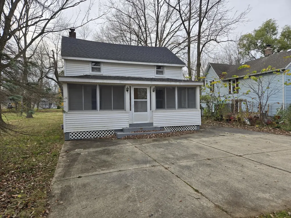 25438 4th Street Grosse Ile Township MI 48138