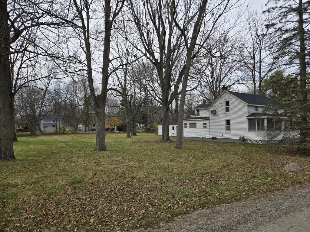 25438 4th Street Grosse Ile Township MI 48138