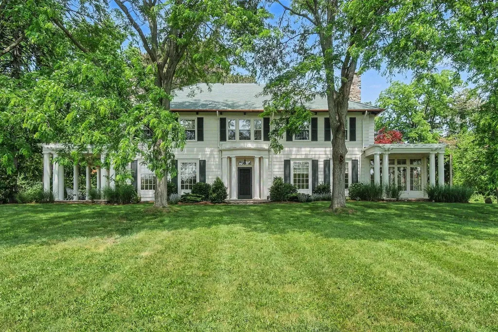 3215 W Dobson Place Ann Arbor City MI 48105