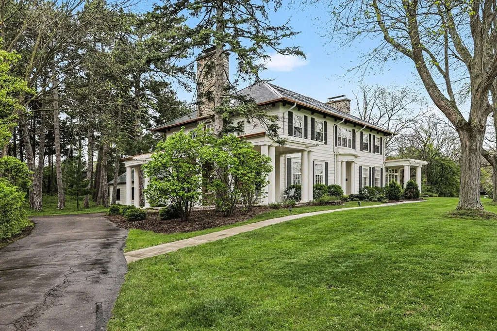 3215 W Dobson Place Ann Arbor City MI 48105