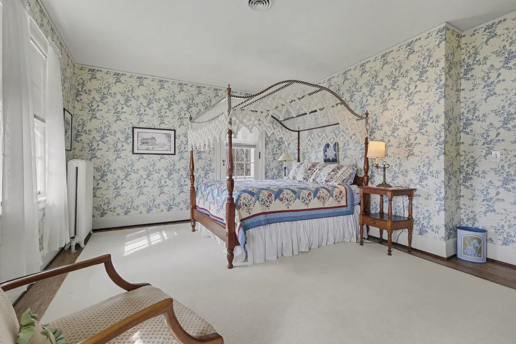 3215 W Dobson Place Ann Arbor City MI 48105