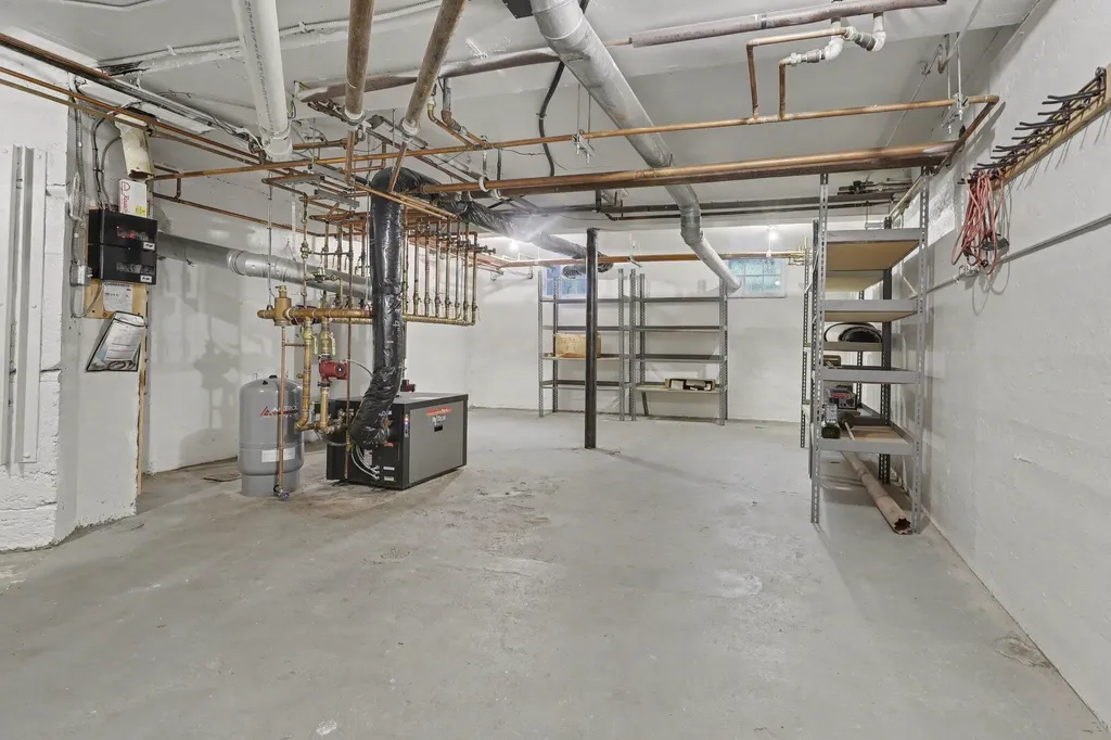 3215 W Dobson Place Ann Arbor City MI 48105