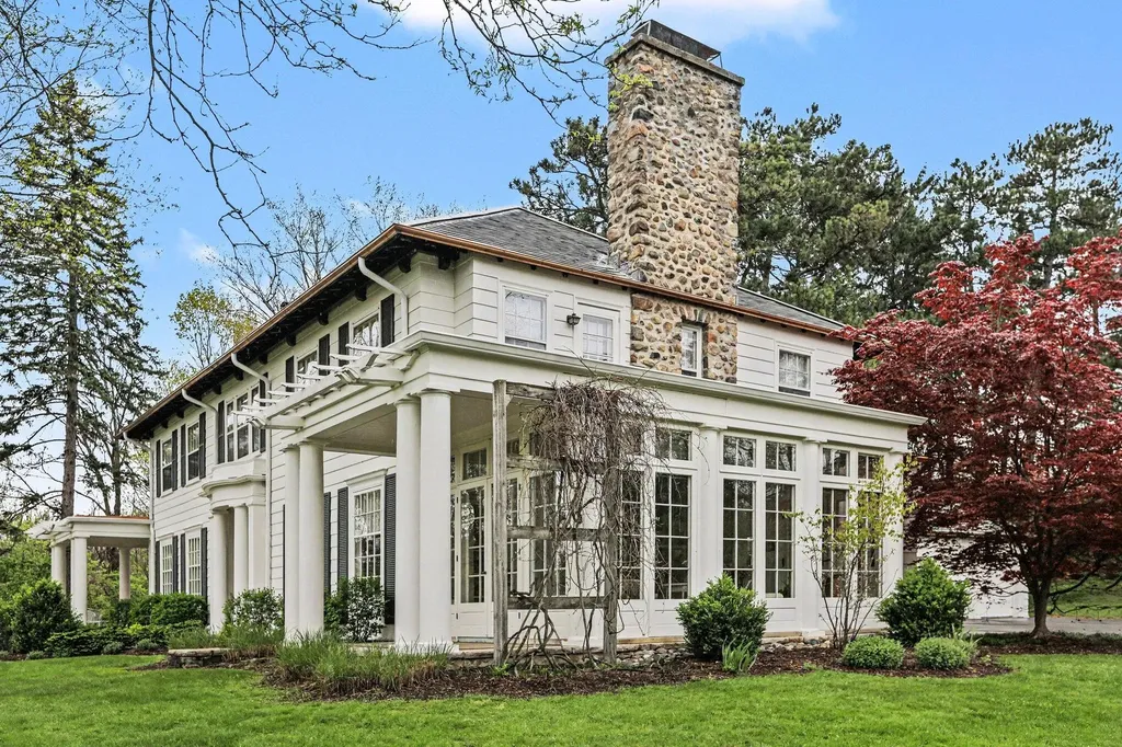 3215 W Dobson Place Ann Arbor City MI 48105
