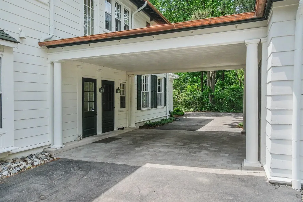 3215 W Dobson Place Ann Arbor City MI 48105