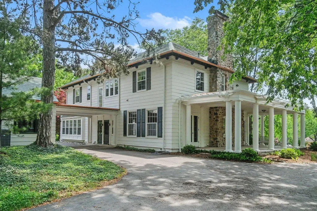 3215 W Dobson Place Ann Arbor City MI 48105