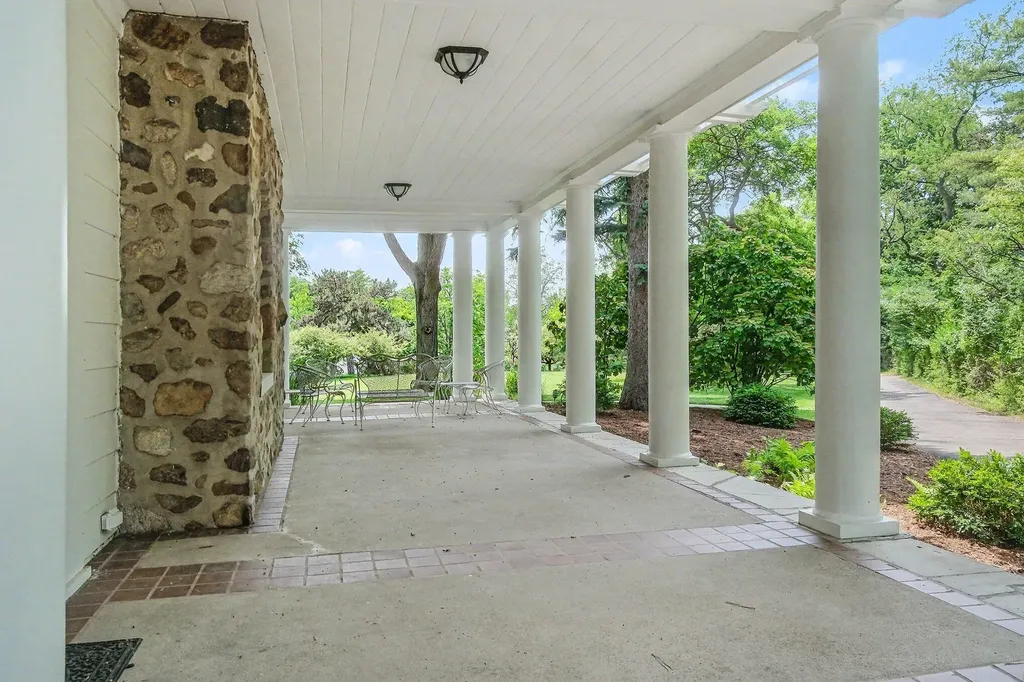 3215 W Dobson Place Ann Arbor City MI 48105