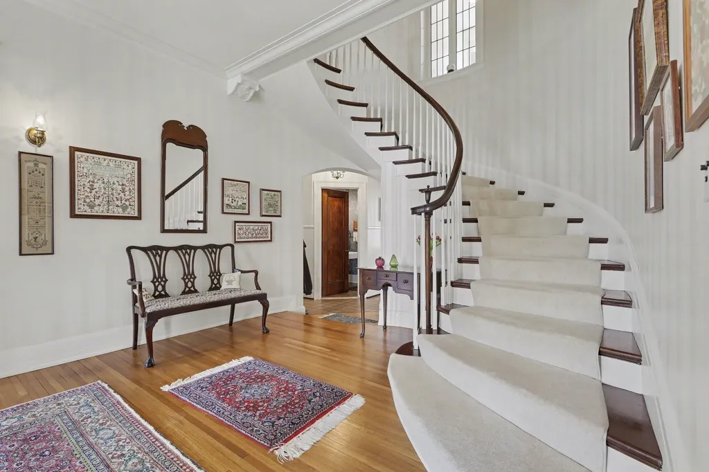 3215 W Dobson Place Ann Arbor City MI 48105