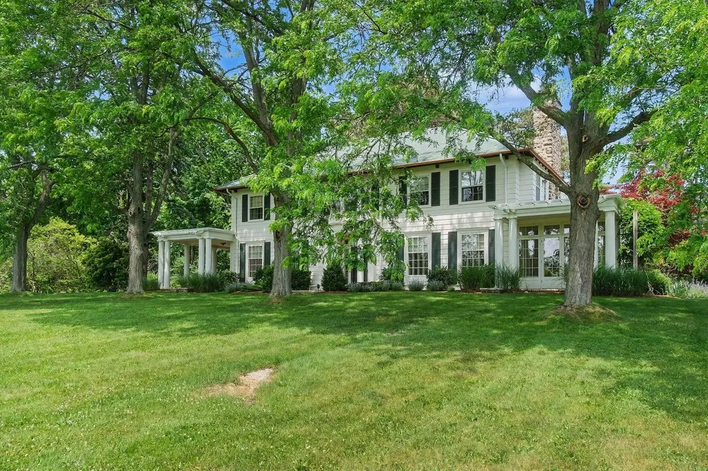 3215 W Dobson Place Ann Arbor City MI 48105