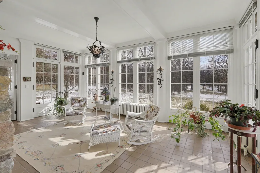 3215 W Dobson Place Ann Arbor City MI 48105