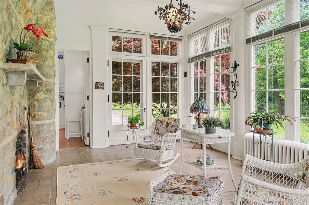 3215 W Dobson Place Ann Arbor City MI 48105