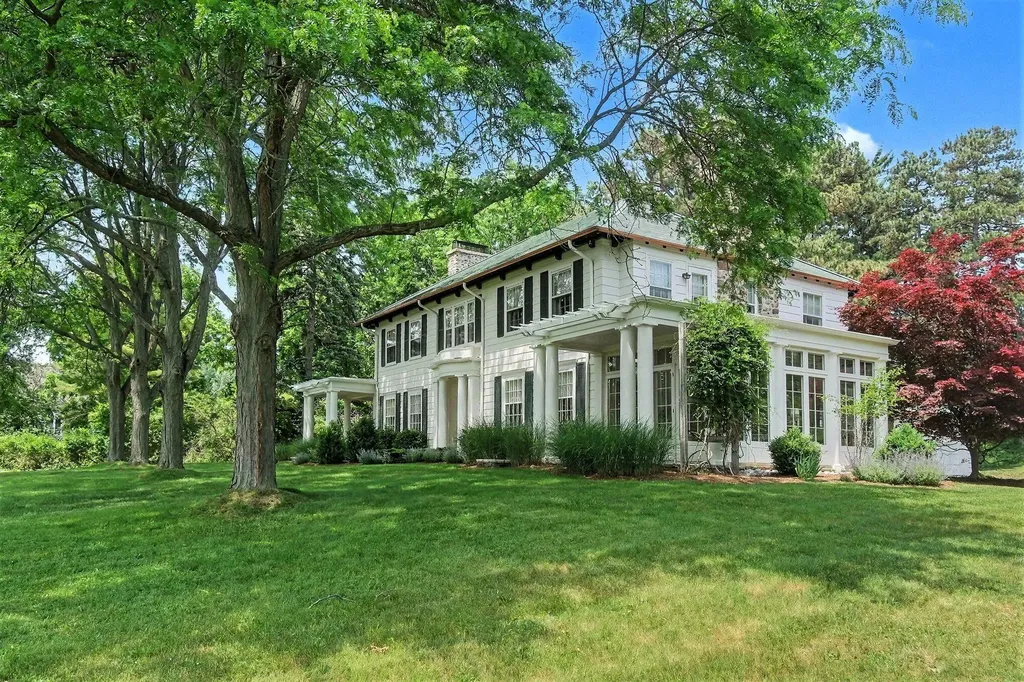 3215 W Dobson Place Ann Arbor City MI 48105