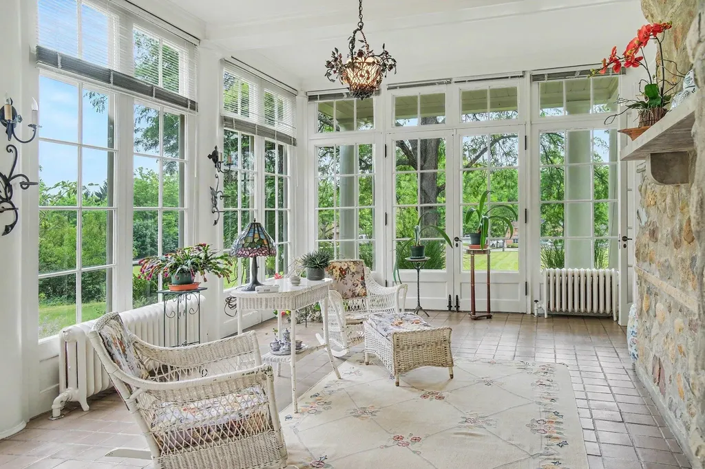 3215 W Dobson Place Ann Arbor City MI 48105