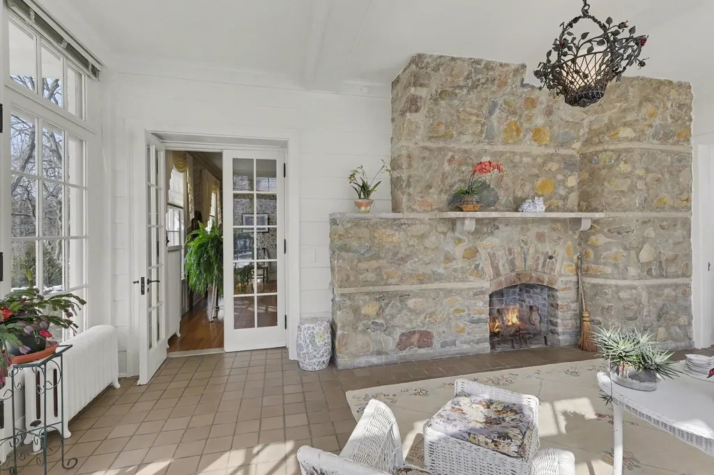 3215 W Dobson Place Ann Arbor City MI 48105