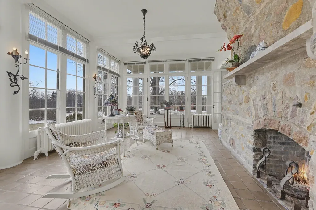 3215 W Dobson Place Ann Arbor City MI 48105