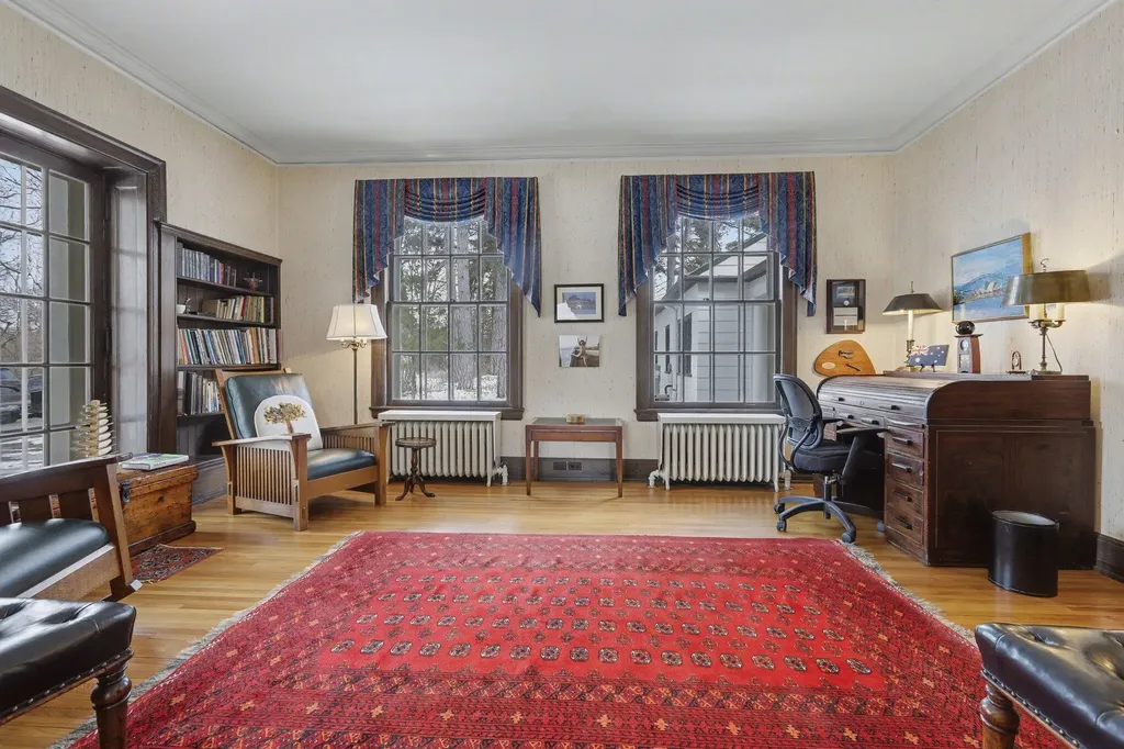 3215 W Dobson Place Ann Arbor City MI 48105