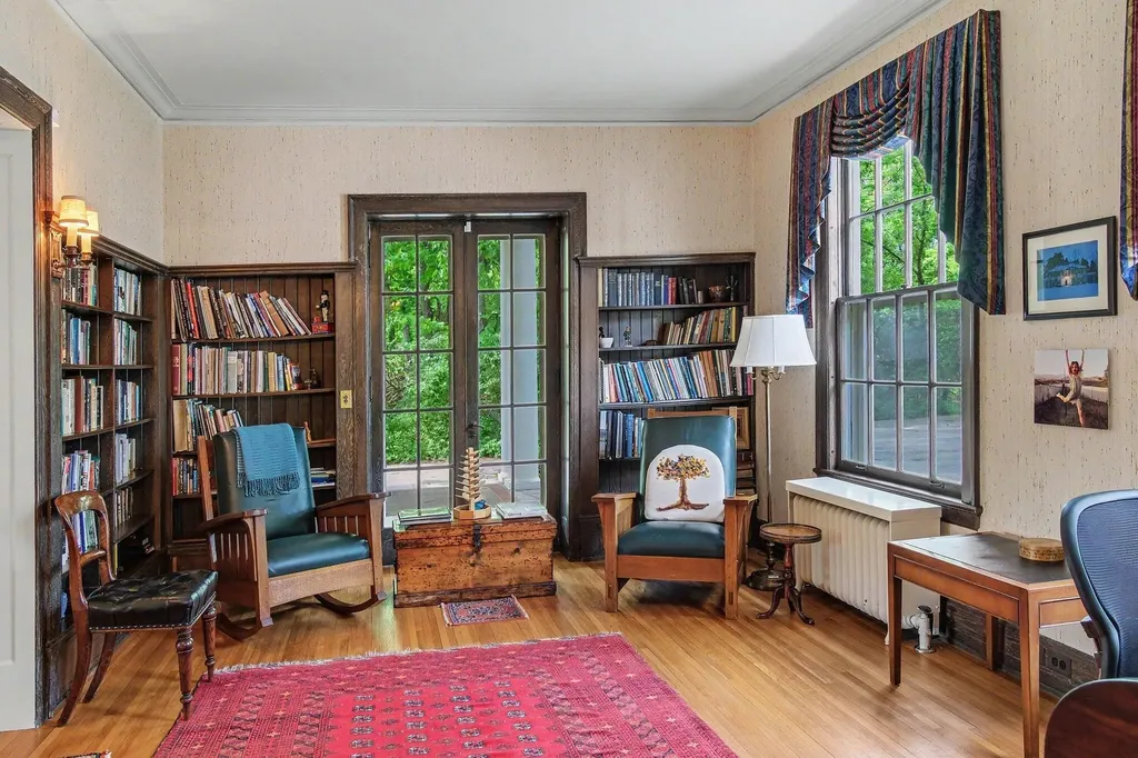 3215 W Dobson Place Ann Arbor City MI 48105