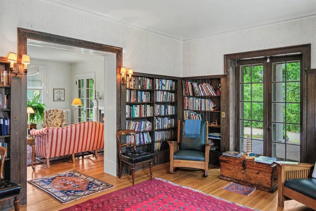 3215 W Dobson Place Ann Arbor City MI 48105