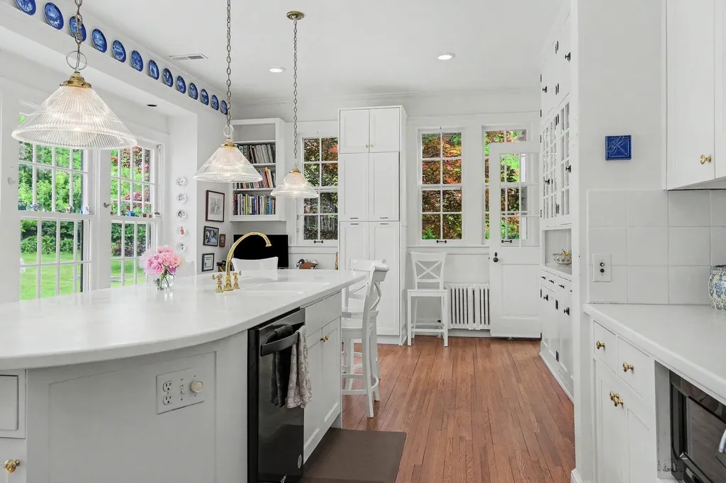 3215 W Dobson Place Ann Arbor City MI 48105