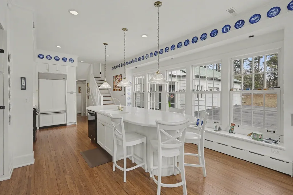 3215 W Dobson Place Ann Arbor City MI 48105